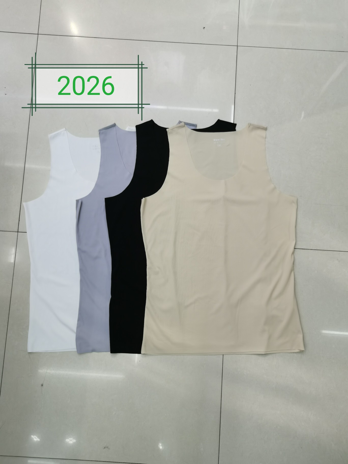 Cut seamless vest with nylon thin vertical strip for men. Wear a versatile vest