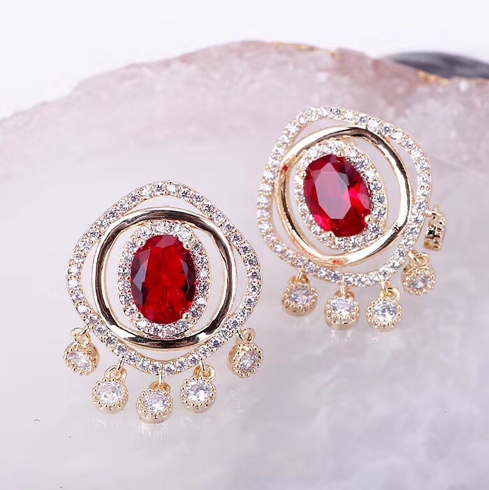 Simple and stylish ear clasp earrings thumbnail
