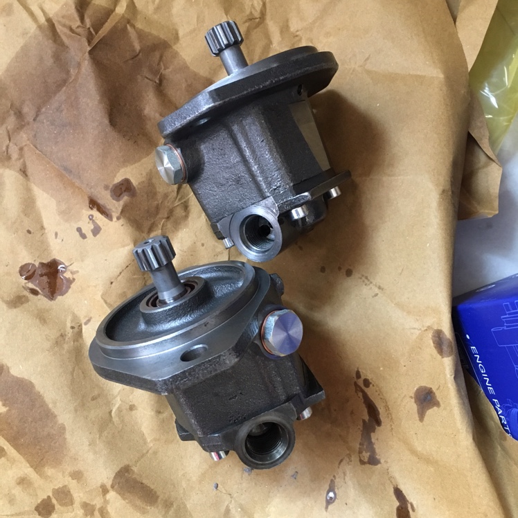 美系卡特挖掘机机油泵 3848611  3848612 1903442  1903443细节图