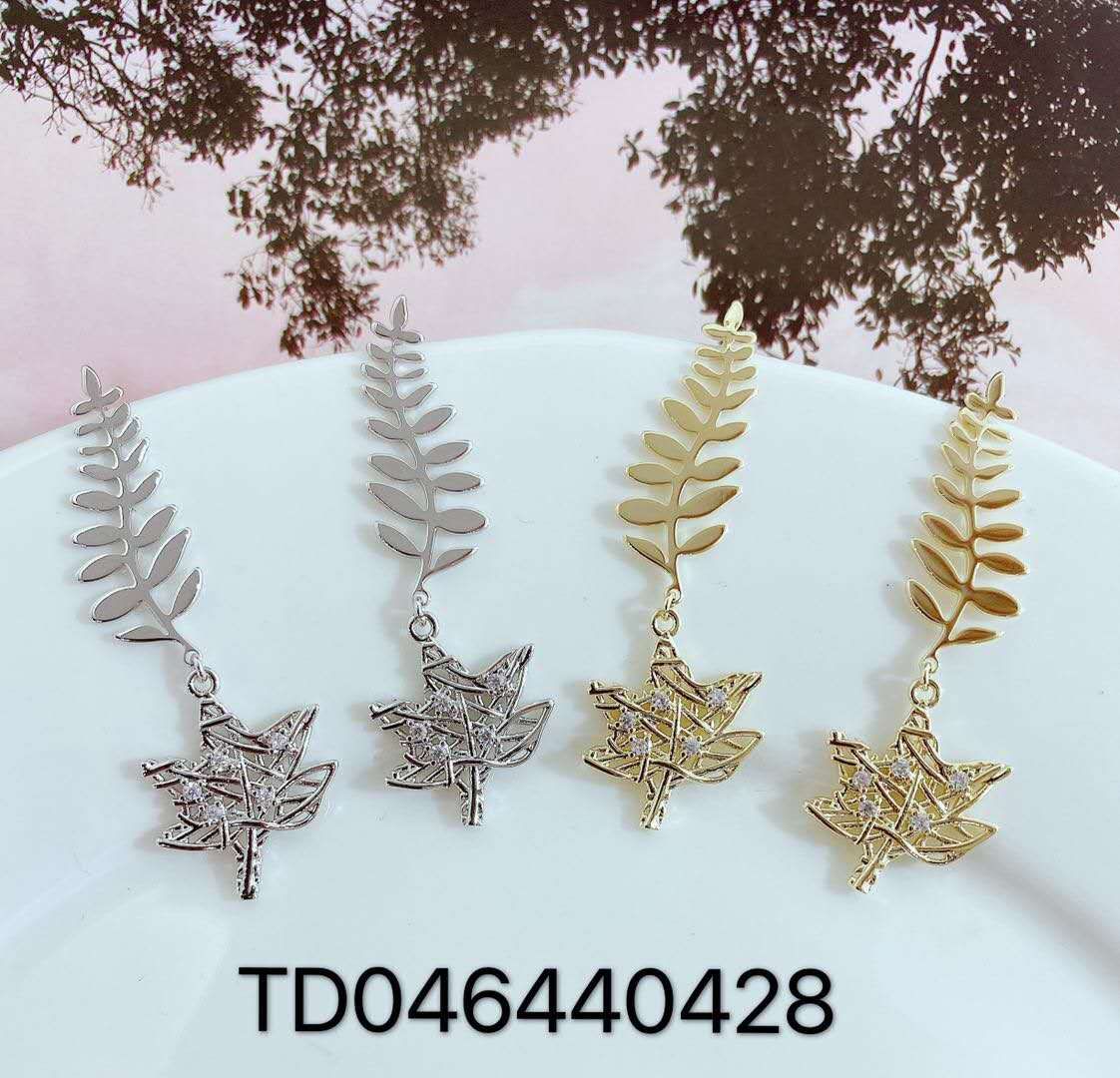 Individual leaf Stud earrings s925 silver needle electroplated k gold
