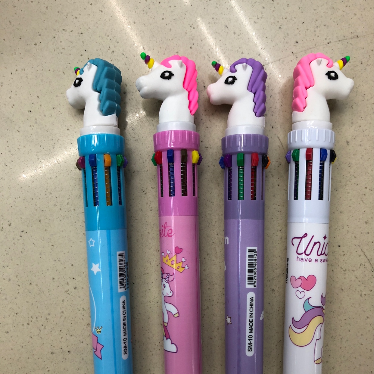 多色圆珠笔产品图