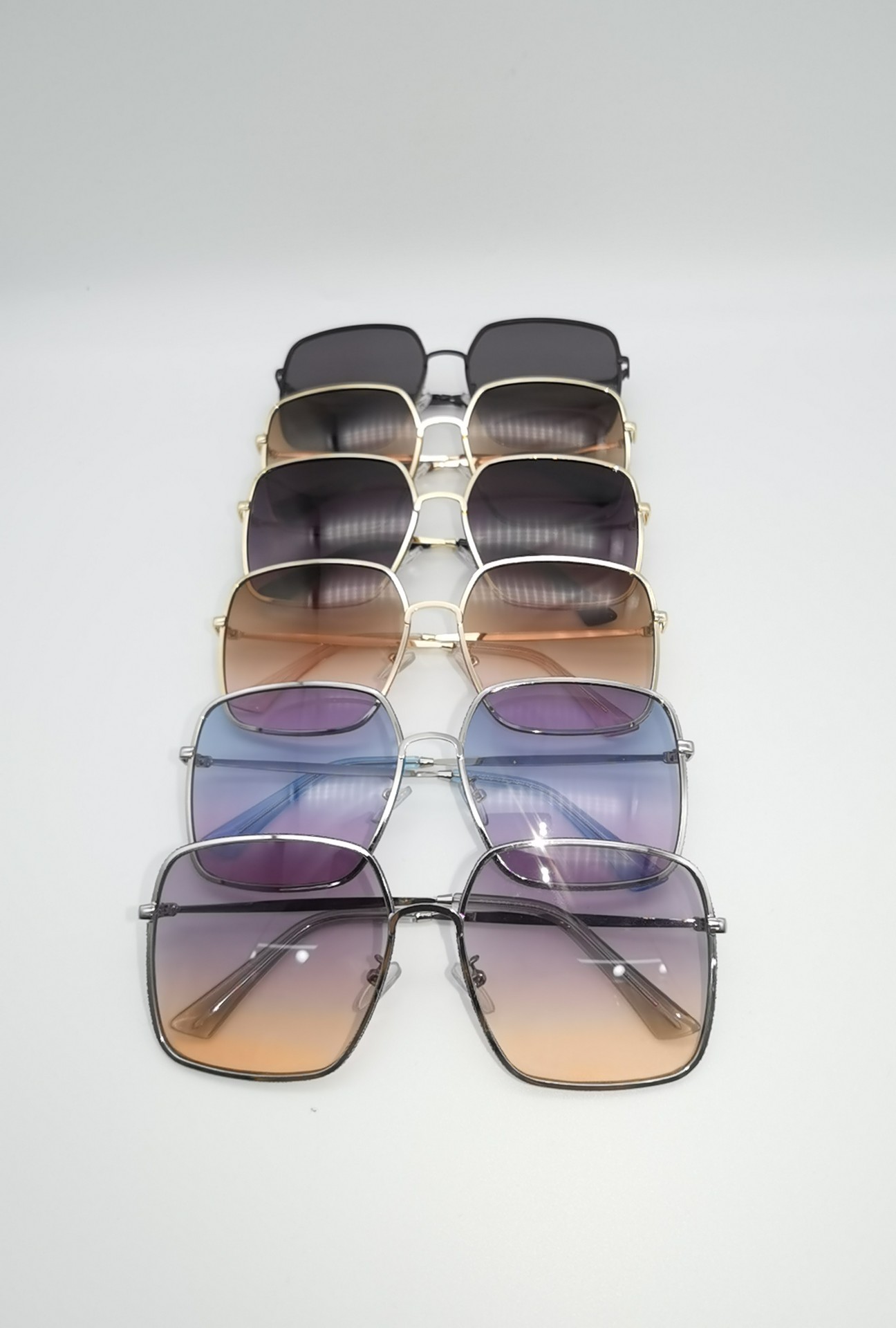 Fashion sunglasses for men and women