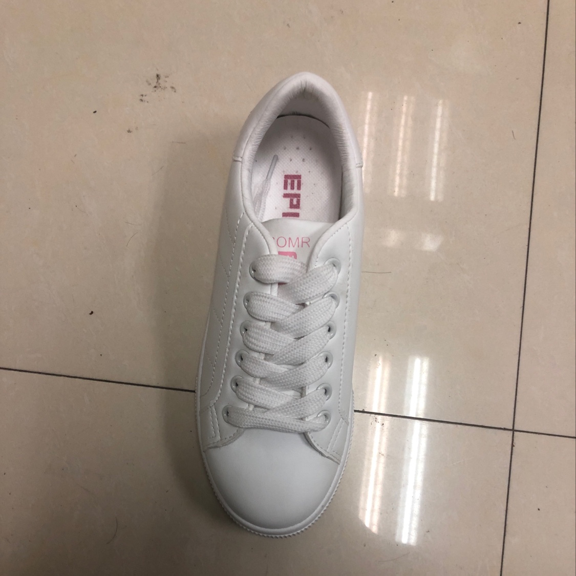 新品防滑耐磨休闲板鞋运动鞋