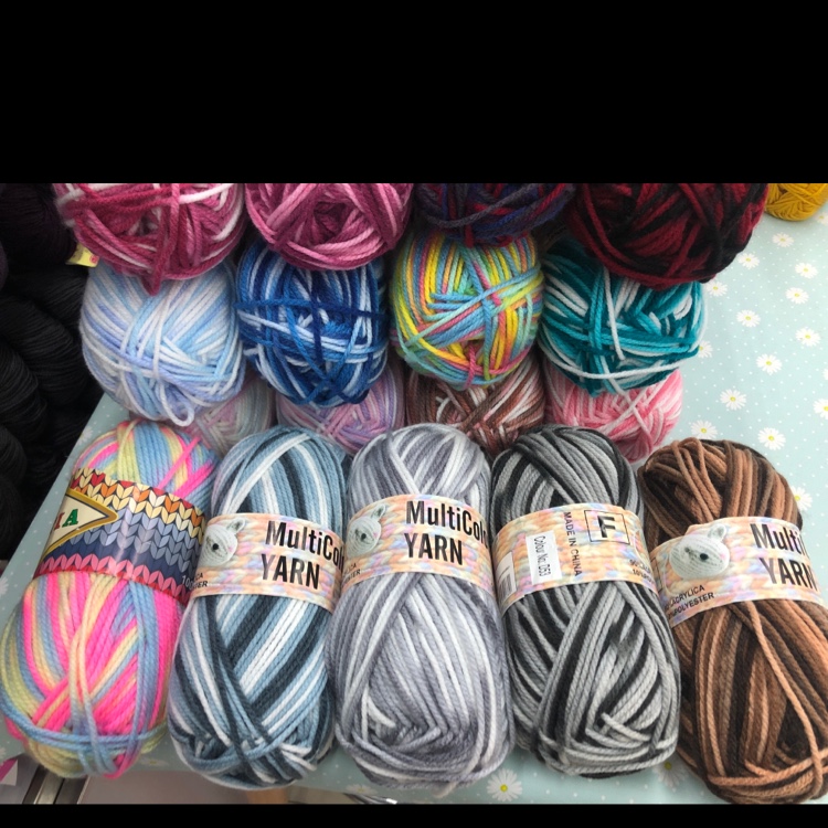 100% imported acrylic fiber, 3-strand synthetic, 100g per ball, 5 balls per pack, 15kg per piece, in stock supply. There are many colors available, including solid tones and segmental dyes. Bulk purchase offers discounts. Welcome to place your order. undefined