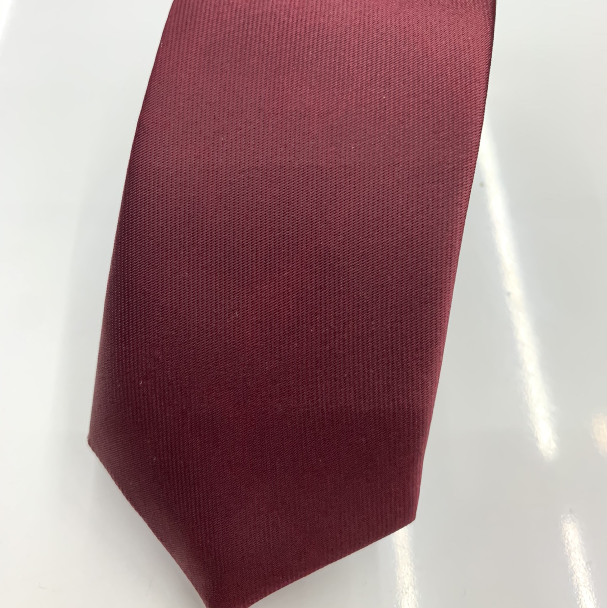 A single-color tie with a high weft density of 5.5 cm Application Scenario