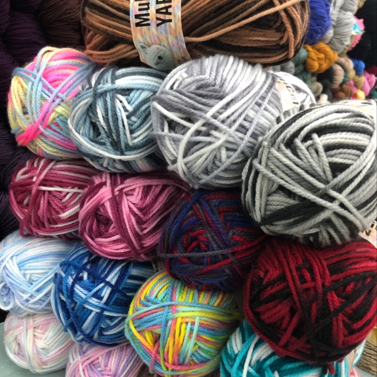 100% imported acrylic fiber, 3-strand synthetic, 100g per ball, 5 balls per pack, 15kg per piece, in stock supply. There are many colors available, including solid tones and segmental dyes. Bulk purchase offers discounts. Welcome to place your order. undefined