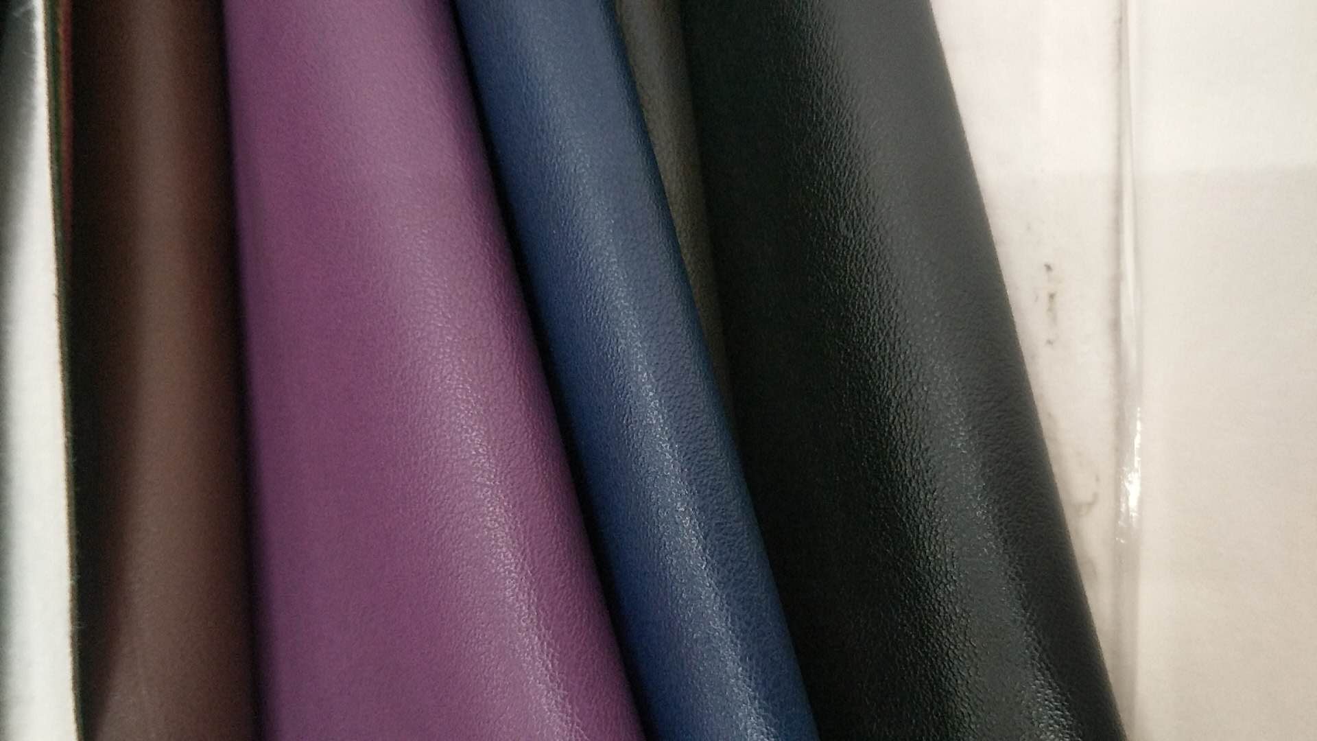 Factory direct sales of eco-friendly PVC artificial leather bags, shoe materials, soft packaging decorations and car seat materials with gold coin patterns