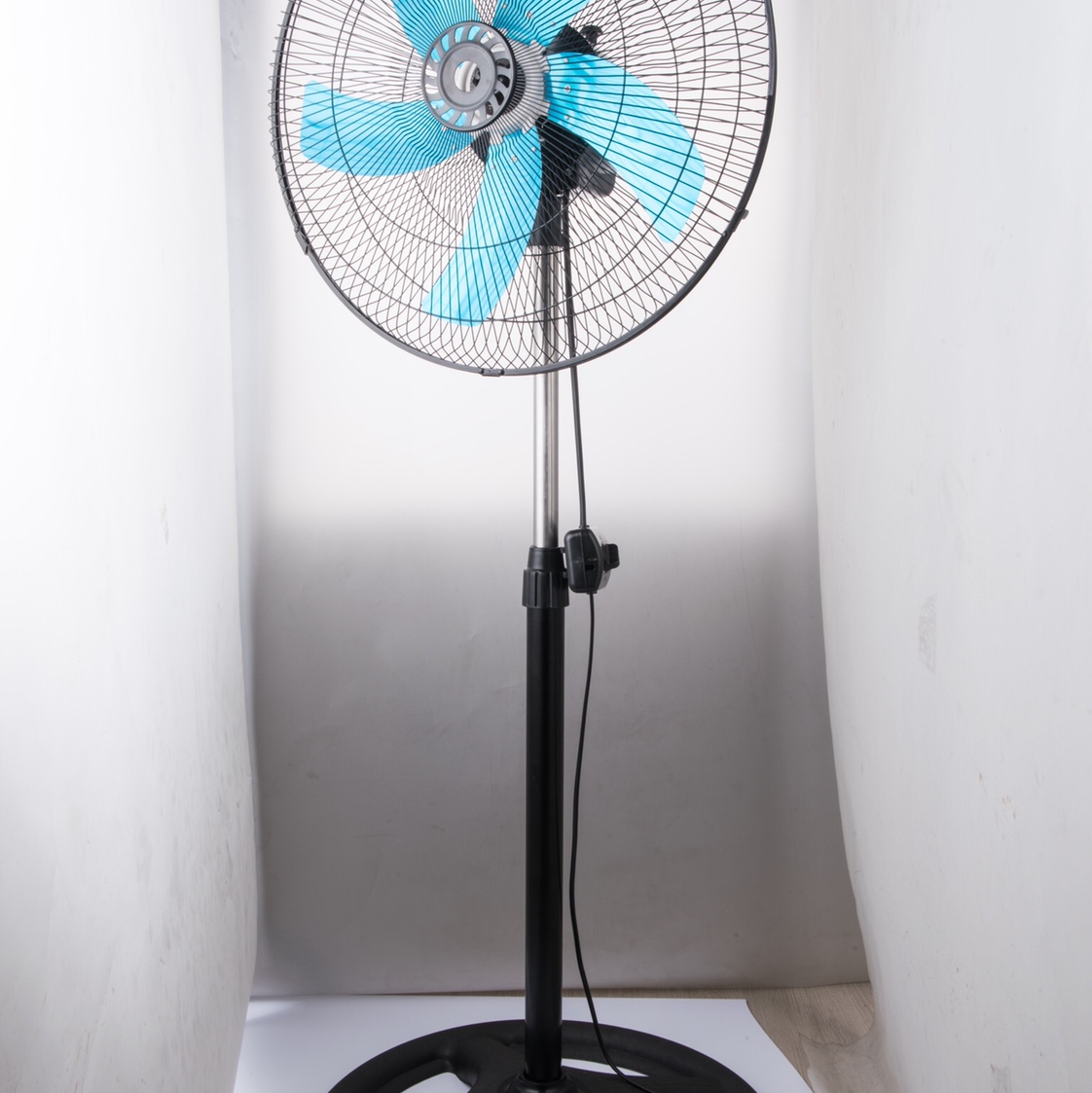18-inch floor fan Specification image