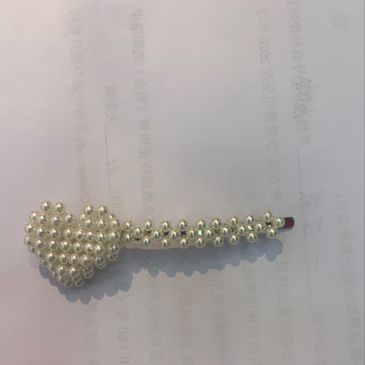 The pearl one-piece hairpin with a noble and elegant European and American style is super ethereal. The Korean-style side clip is unique and versatile. The diamond-encruted hairpin is a hair accessory