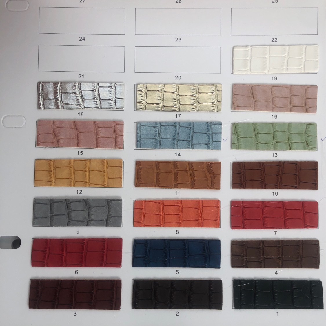 厂家直销热销新款   6216亚光复古小牙齿纹PVC皮革大量现货高中低档箱包沙发鞋材面料产品图