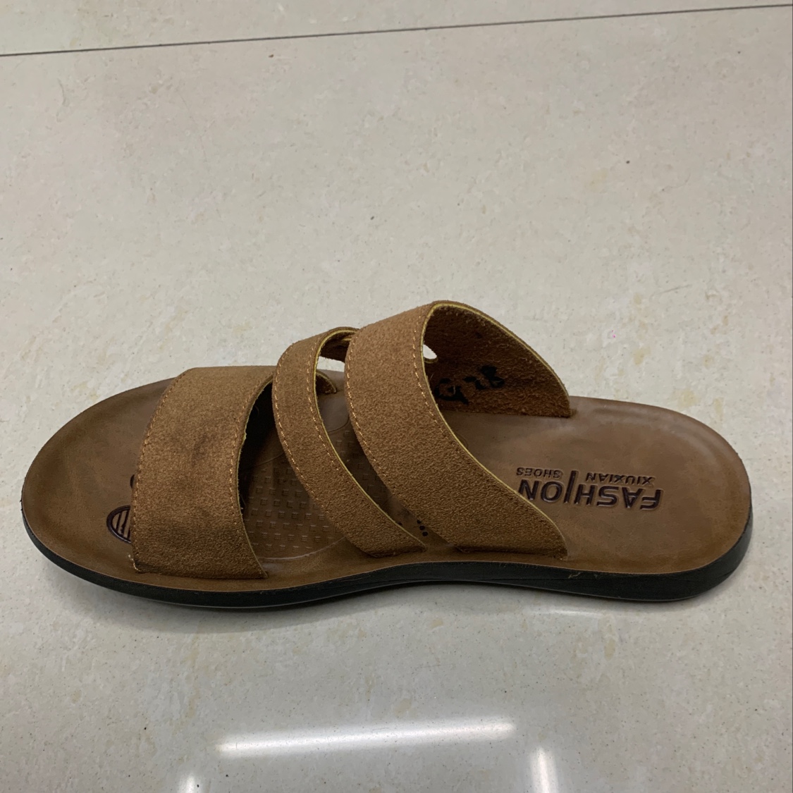 2020夏季新款越南男士凉鞋软底沙滩防滑两用耐磨厚底透气男士拖鞋