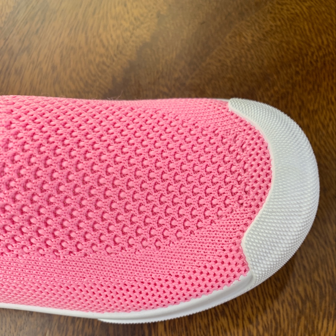 2020 new children's breathable mesh shoes side details show