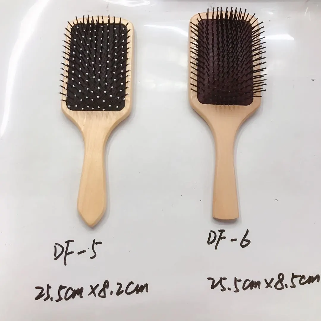 Longfa salon Factory direct sales of new large board combs, airbag massage combs, health care combs, hair smoothing combs and wooden combs detail image 3