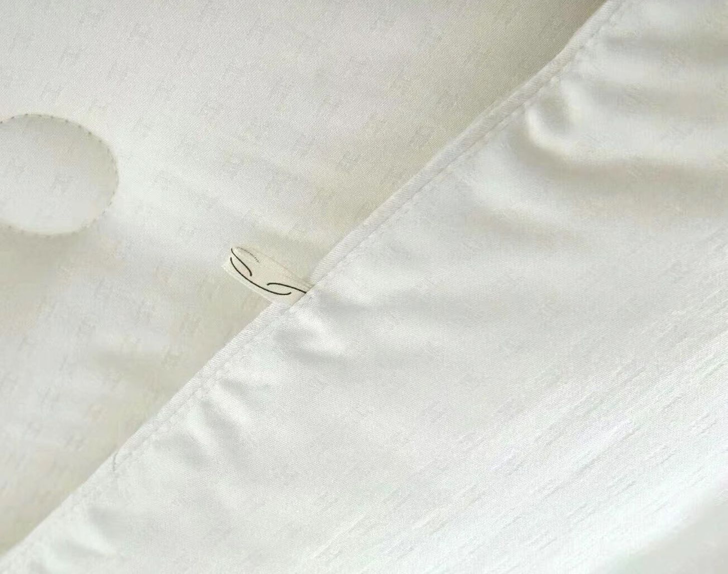 Yiwu Good Goods Manufacturers Direct Wholesale New Constant Temperature Quilt Ii details Picture