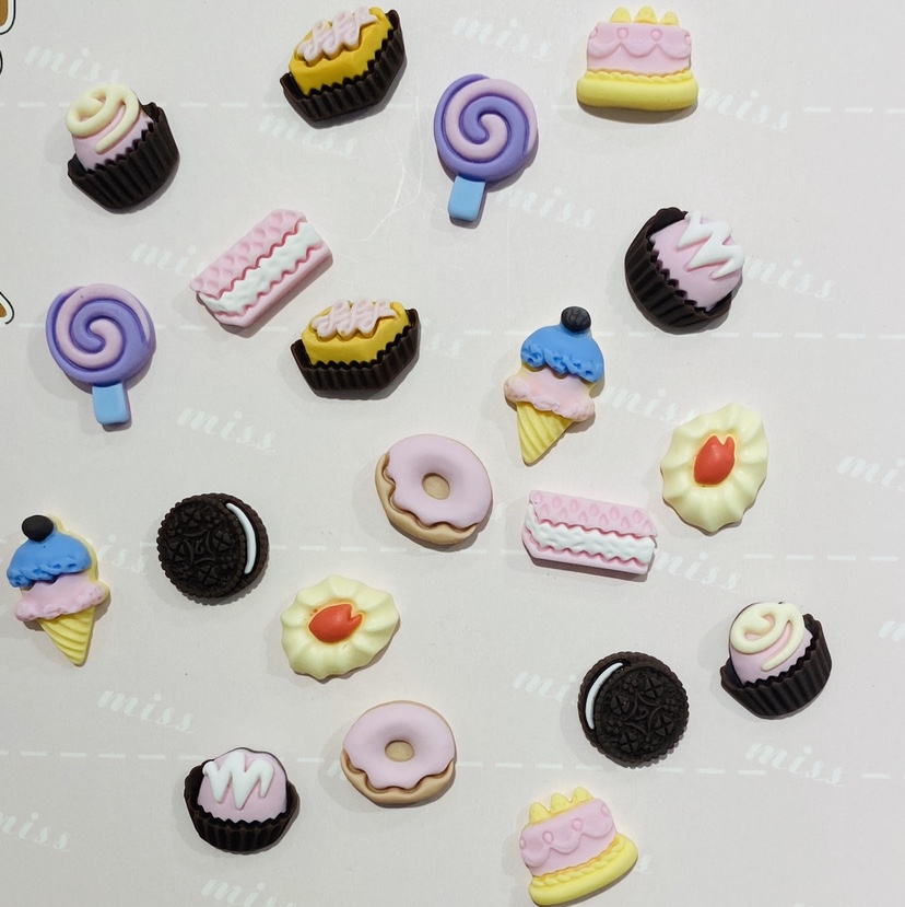 Cute patch resin accessories: cake, lollipop, ice cream, cheese, Oreo DIY resin patches cute shoe flowers, mobile phone shell accessories, buttons, hats, clothing accessories, stationery patches, hair accessories, earrings, necklaces, bracelets, rings and other accessories