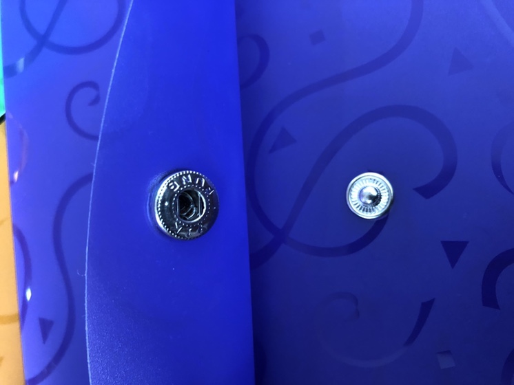 PP chrysanthemum pattern thickened iron buckle file bag, fashionable, colorful and of superior quality, FC undefined