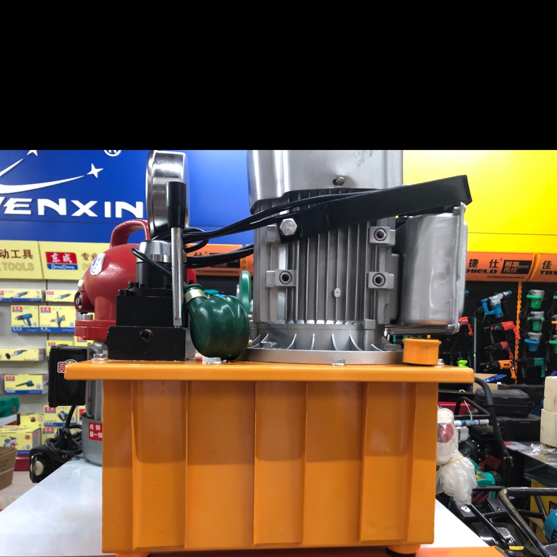 The 750W electric high-pressure oil pump is highly praised for its low profit margin but high sales volume, honest operation and excellent quality details Picture