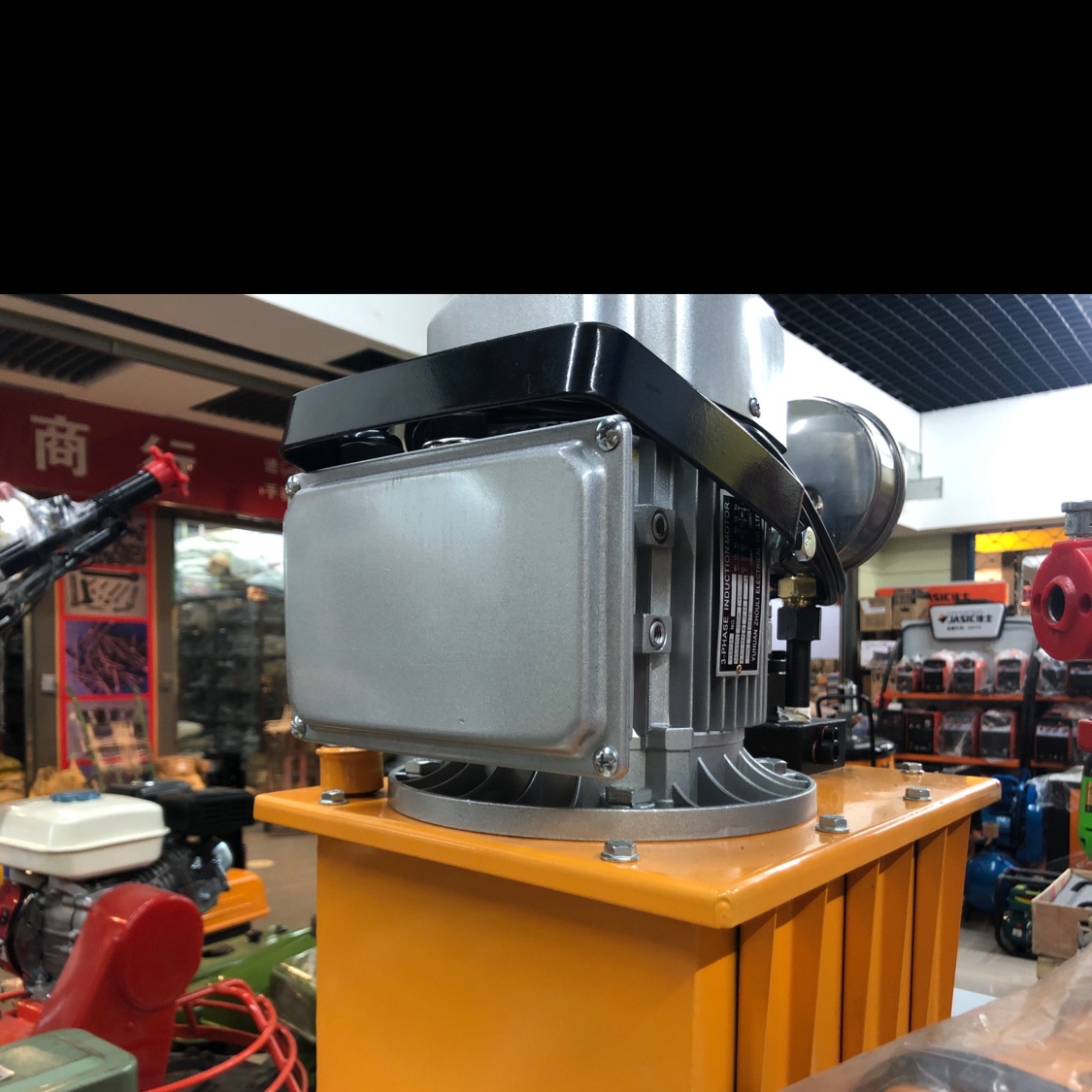 The 750W electric high-pressure oil pump is highly praised for its low profit margin but high sales volume, honest operation and excellent quality Specification image