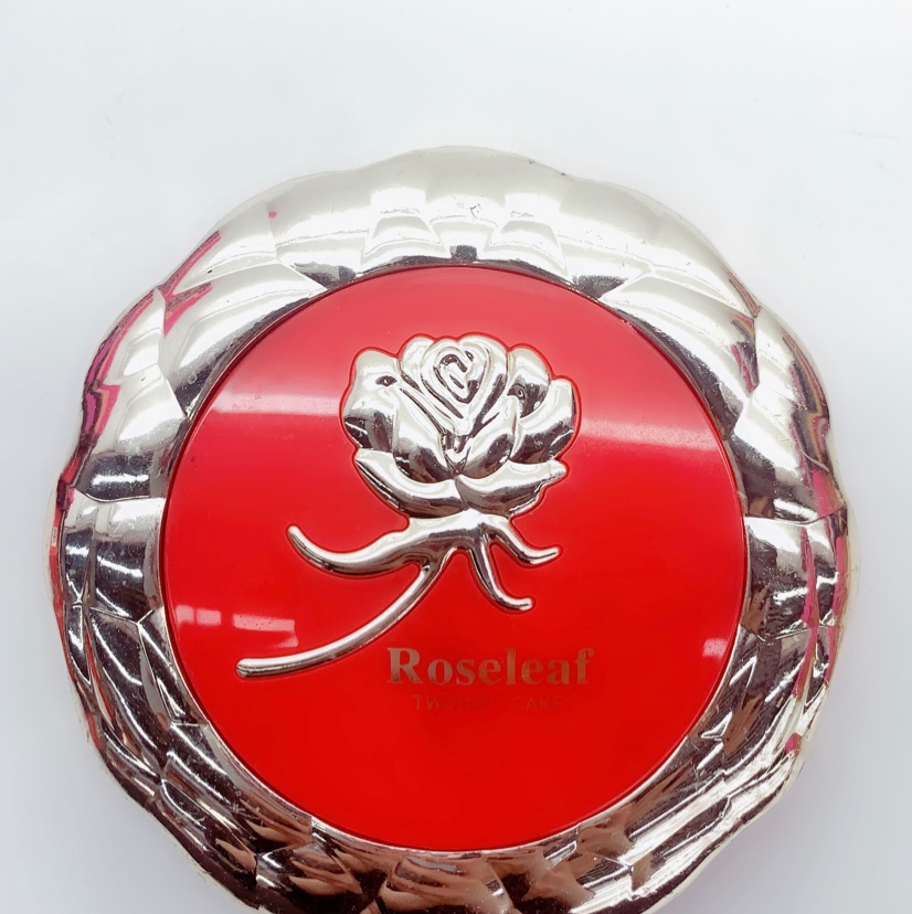 本店款式新颖，量大从优，欢迎来样定做，咨询电话：13588677666（微信）。
产品名称：9051 化妆盒
装箱数量:144