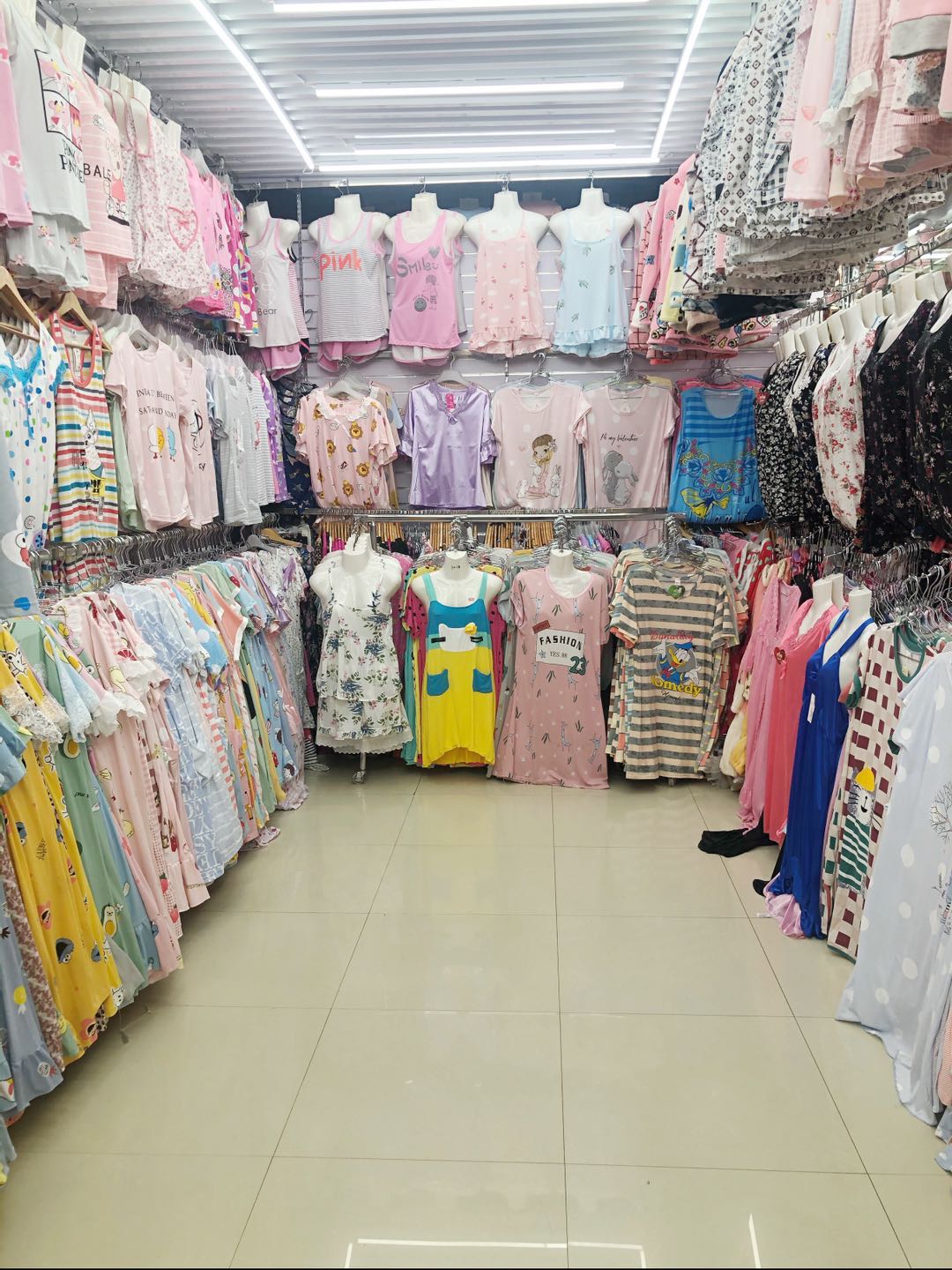 Yiwu Shixin Clothing describe pic - 1