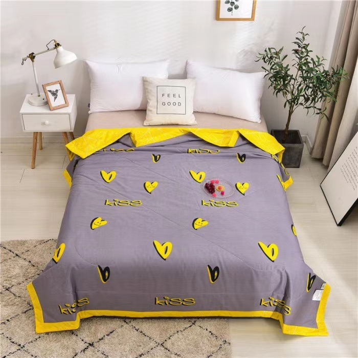 ☘ ️ 20 year chun xia new ☘ ️
🍓 cotton wide summer cool
🍭 size, 200 x 230
🍭 fabric: 100% cotton,
🍭 filling: feather details Picture