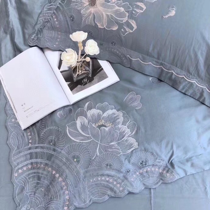 High-Density Embroidered Four-Piece Set details Picture