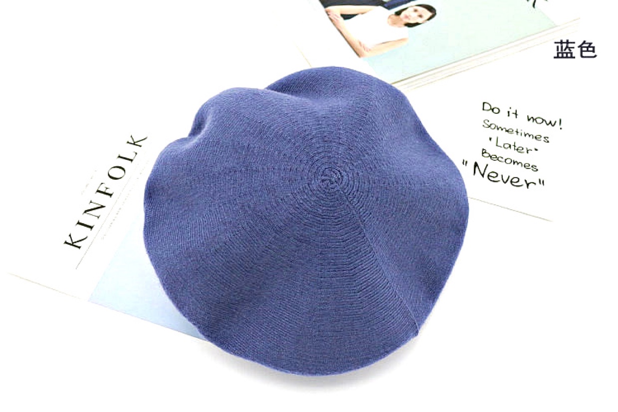 Religious headscarf, cashmere knitted women's hat, crystal linen fabric headscarf with magnetic chain, autumn and winter outdoor beret hat Application Scenario