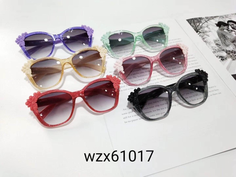 新款儿童眼镜可爱卡通图案色彩鲜艳亮丽厂家直销批发产品图