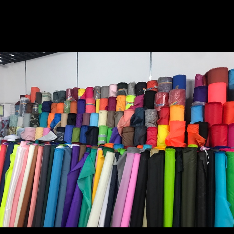 190T Polyester TaF waterproof PA.PU. Factory direct sales, lining materials for bags, shopping bags.