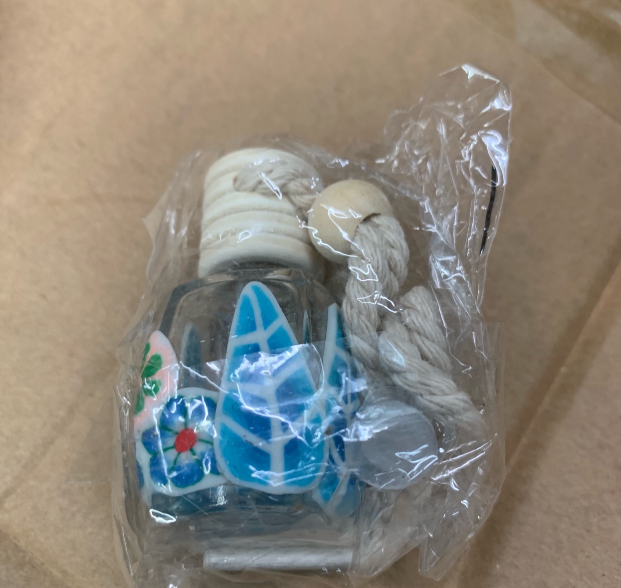 汽车挂件香水瓶挂件木产品图