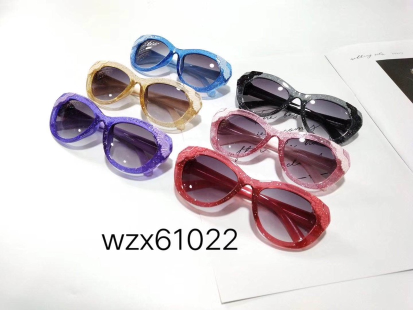 新款儿童眼镜可爱卡通图案色彩鲜艳亮丽厂家直销批发白底实物图