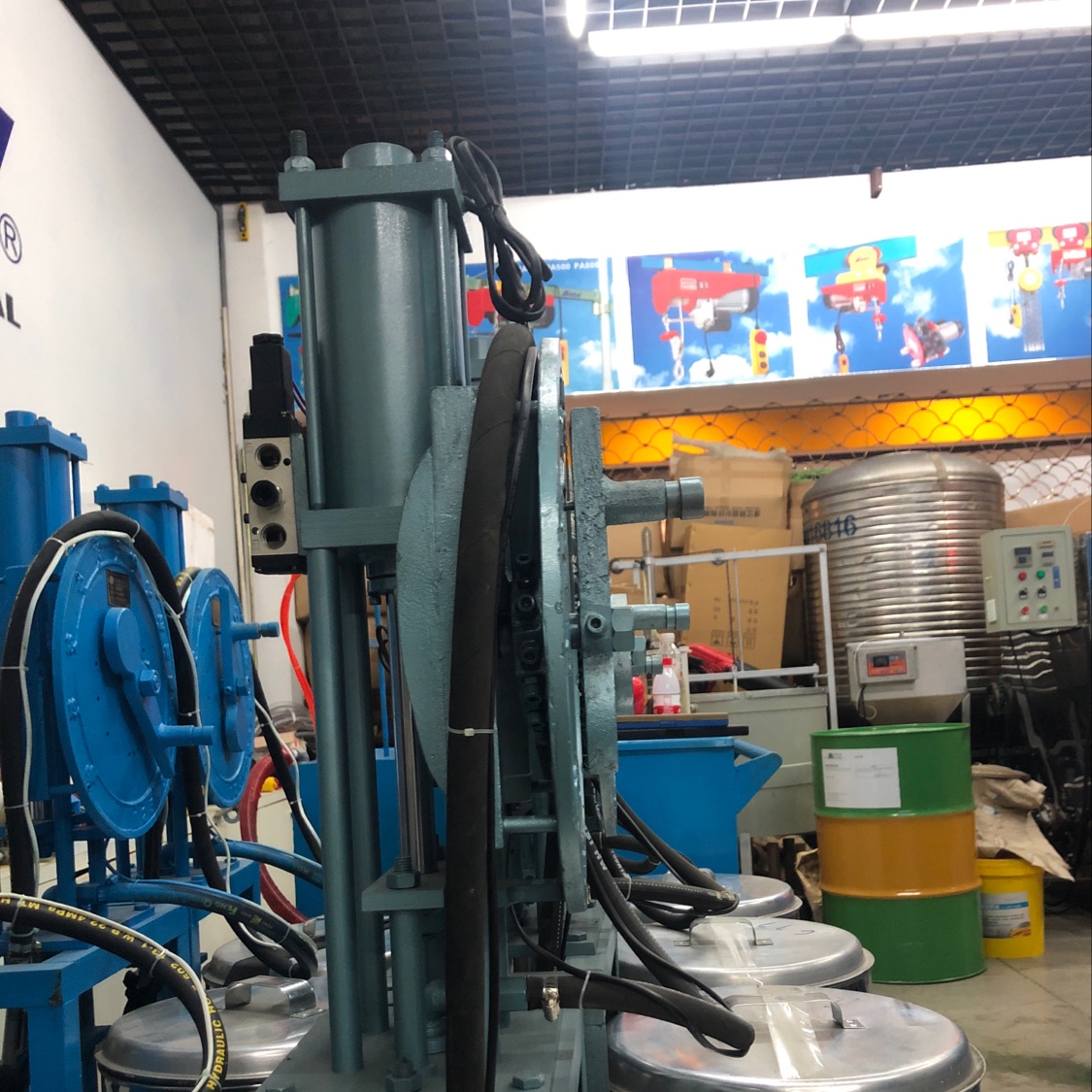 The feeding machine is multi-functional, practical and commercially available Specification image