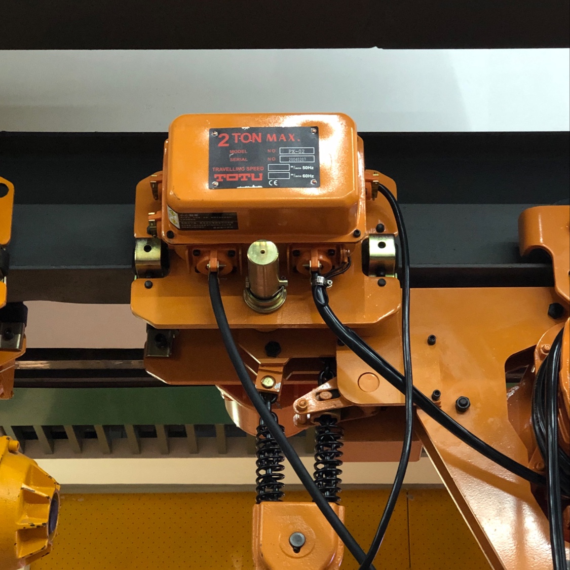 Ultra - low electric hoist thumbnail