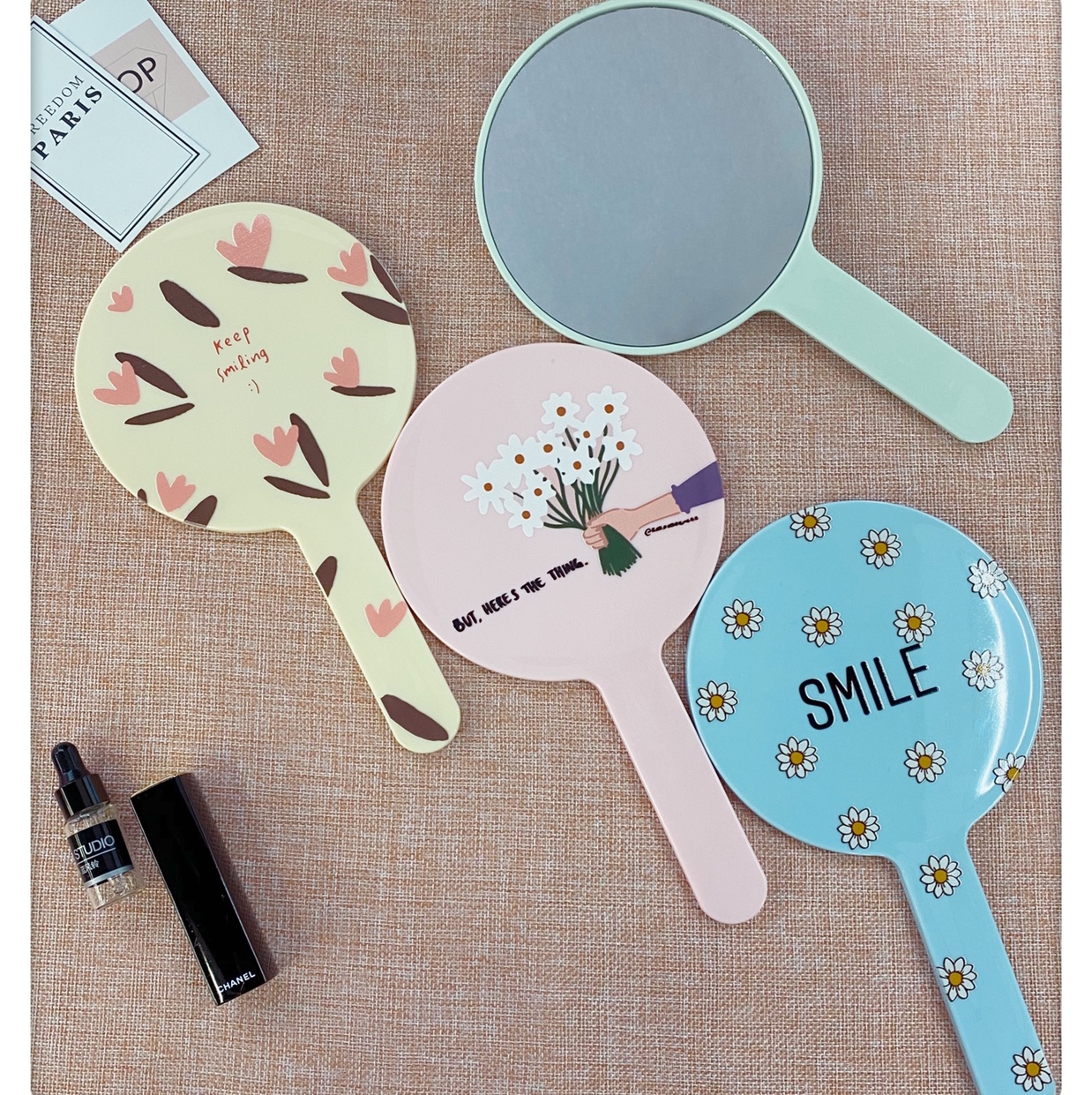 Handheld makeup mirror details Picture