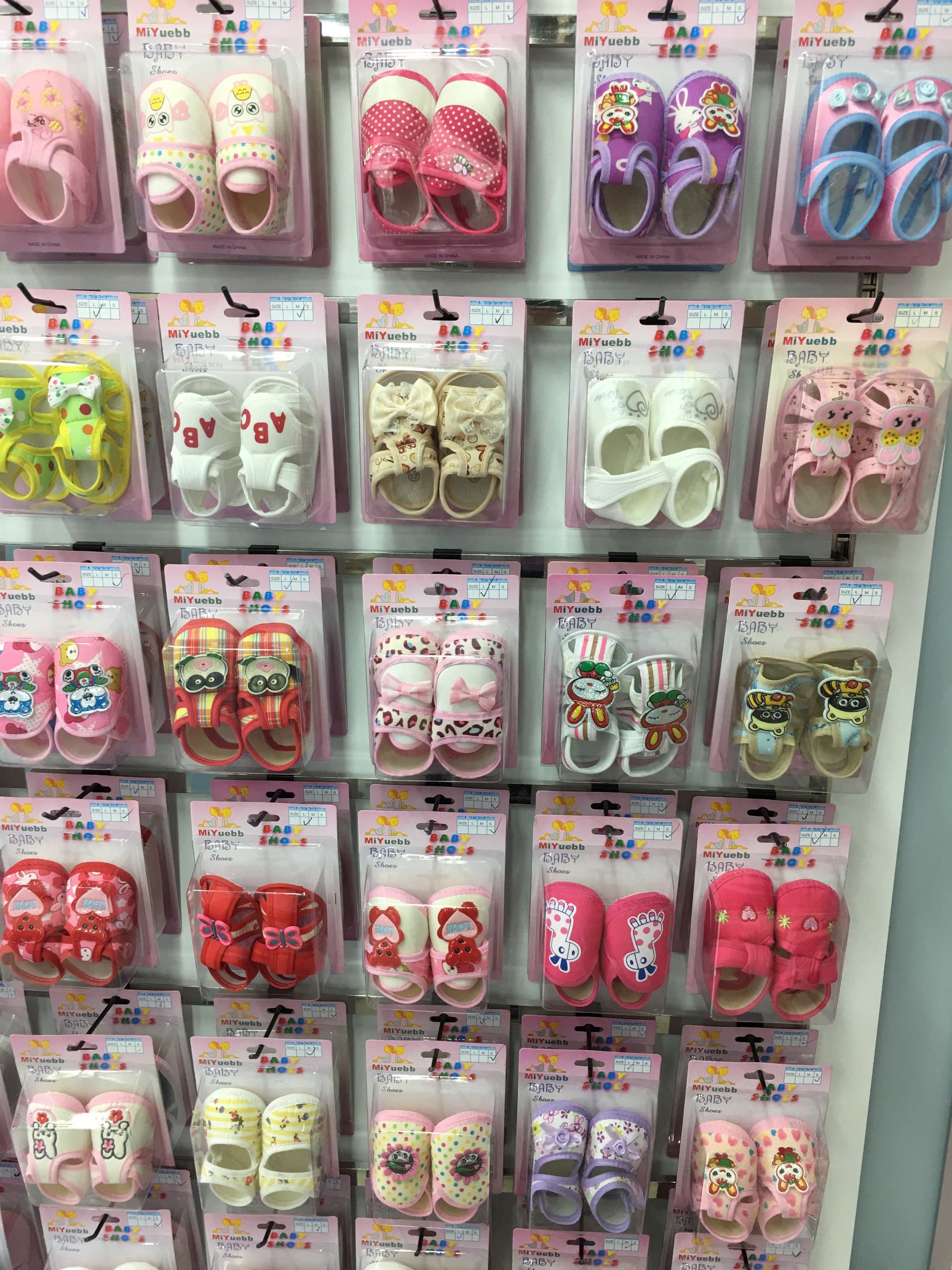 Newborn baby shoes thumbnail
