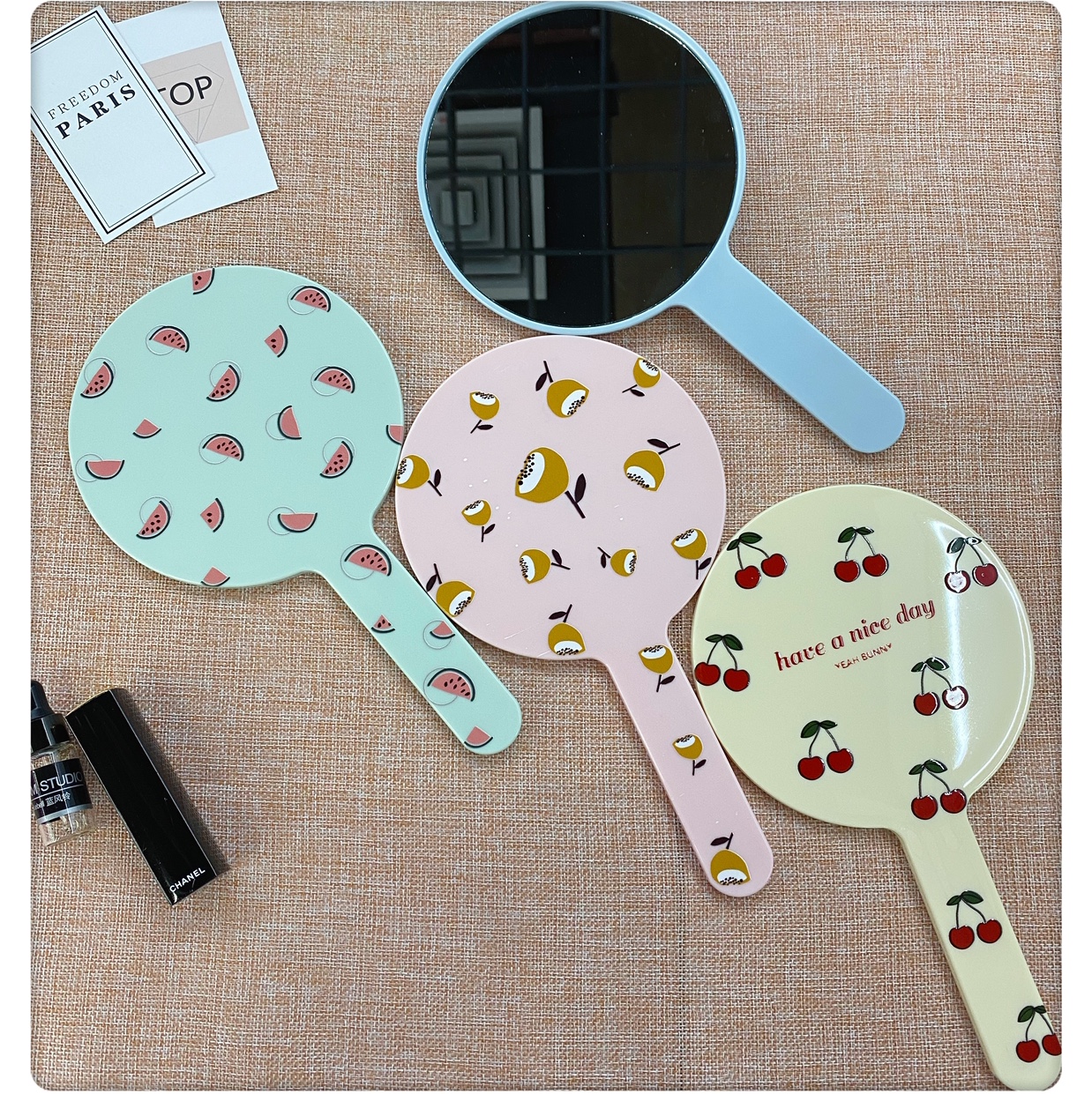 Handheld makeup mirror Item Picture