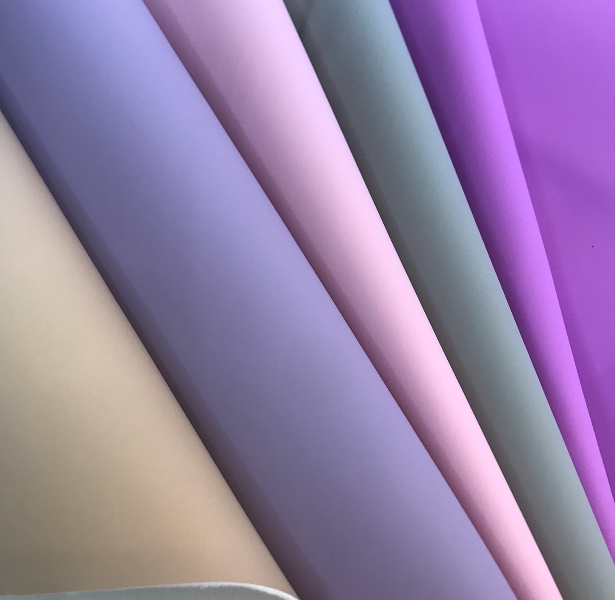 厂家直销优质PU合成皮革1.0磨砂防棉绒箱包鞋材手感舒适面料