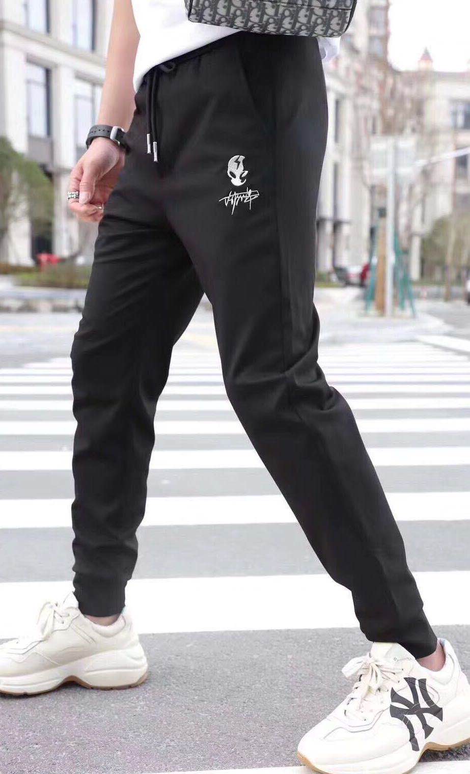 Men's sports trousers come in a variety of styles, are comfortable and elegant Item Picture
