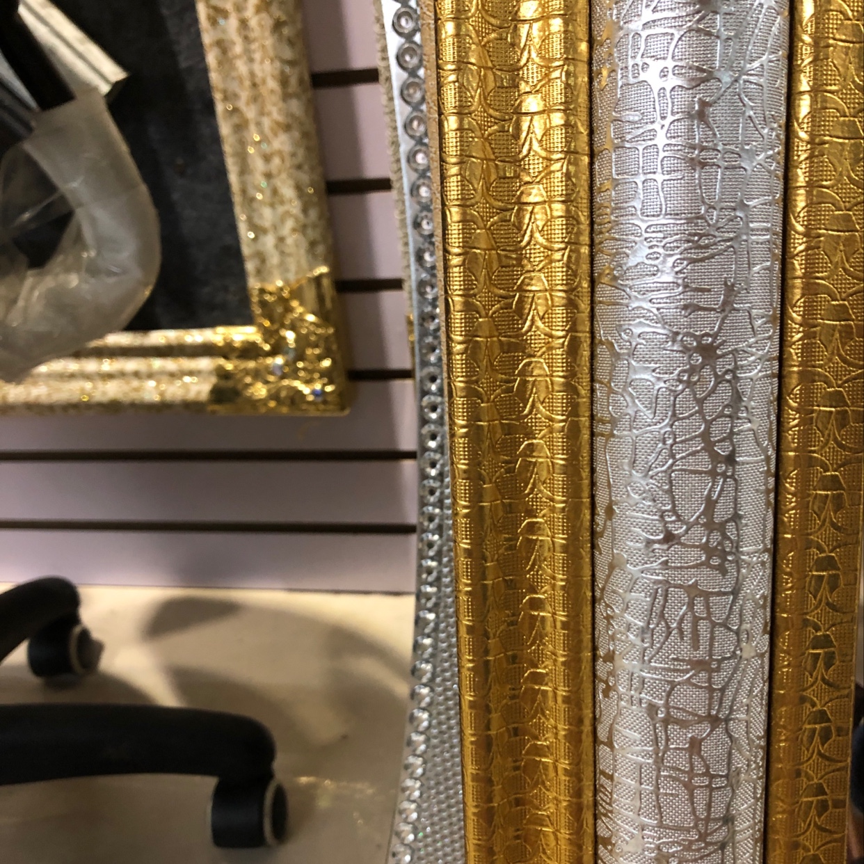 居家塑料钢镜子细节图