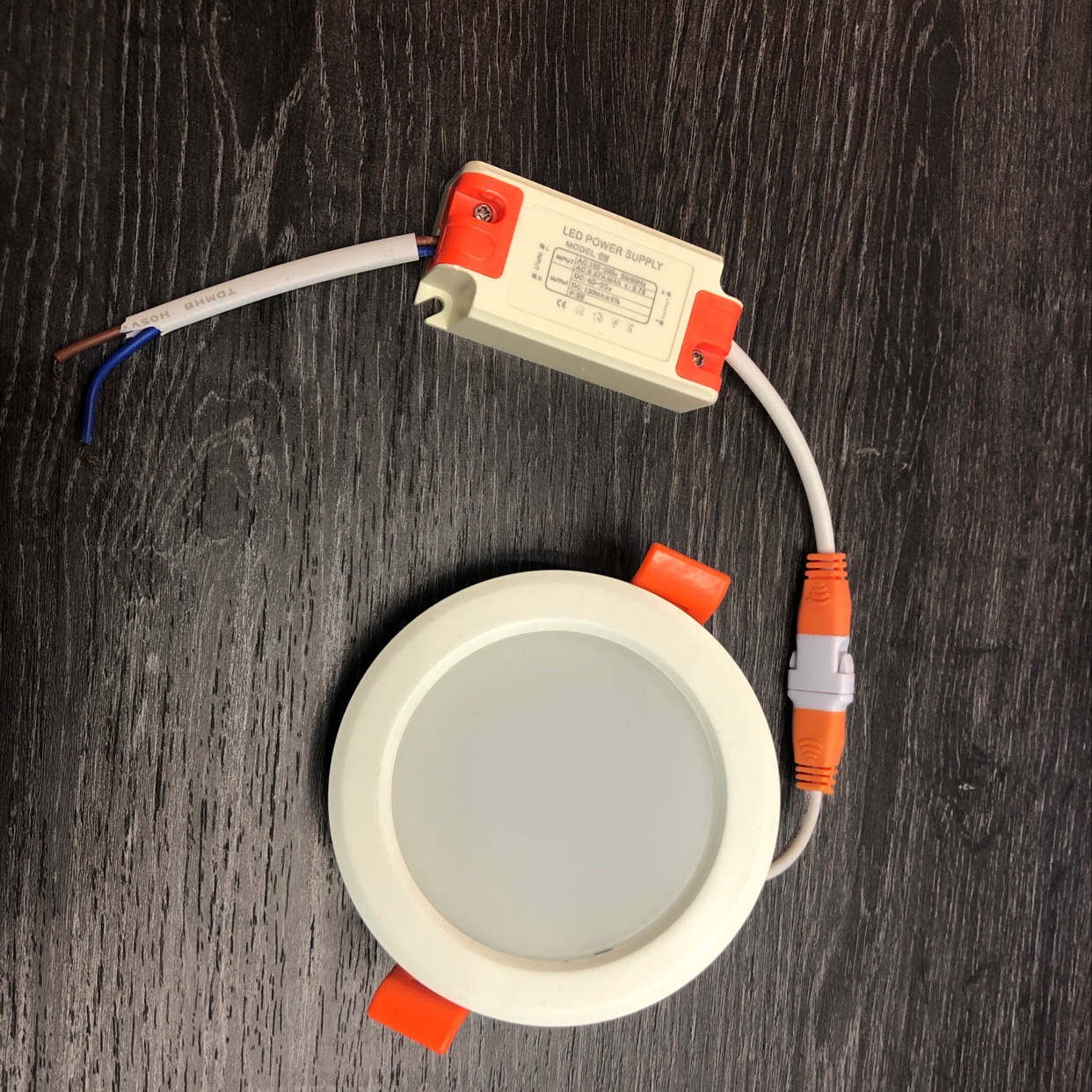 新款LED 厂家直销高亮LED射灯家用商照6W圆形PC筒灯产品图
