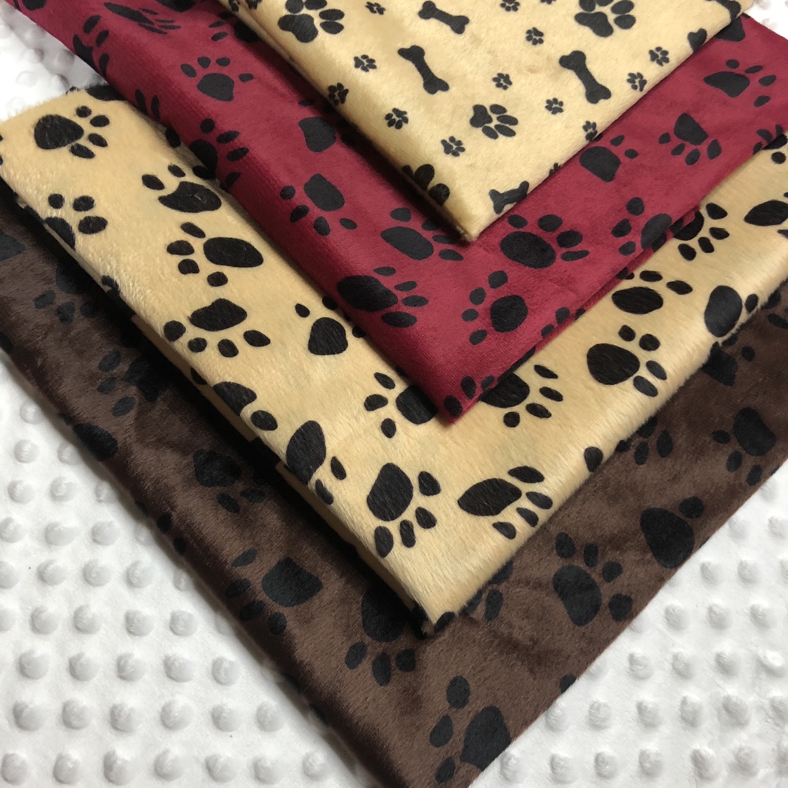 Printed short plush leopard print, tiger print, zebra print, cow print, giraffe, cat paw, footprint, animal print Item Picture