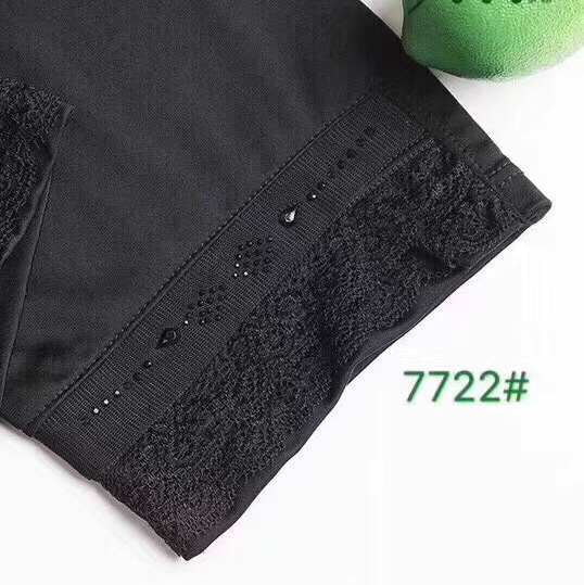 打底七分裤·莫代尔·锦纶·均码普通版·加大特肥版·蕾丝花边+烫钻·白底实物图