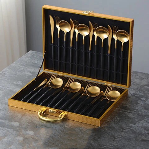 High-end 304 stainless steel knife and fork set, European-style Western dining tableware, household steak knife and fork set Application Scenario