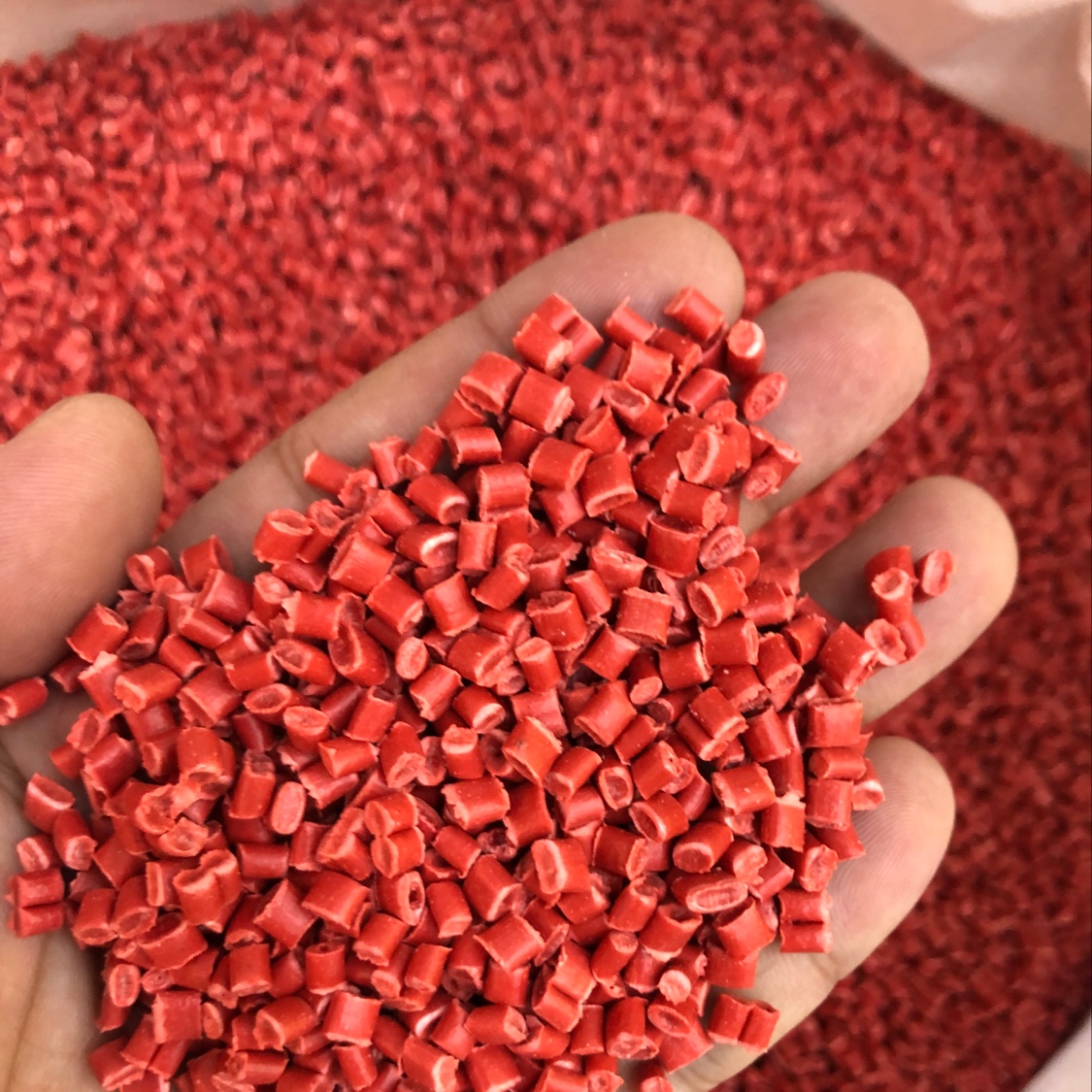 红色颗粒二级丙烯产品图