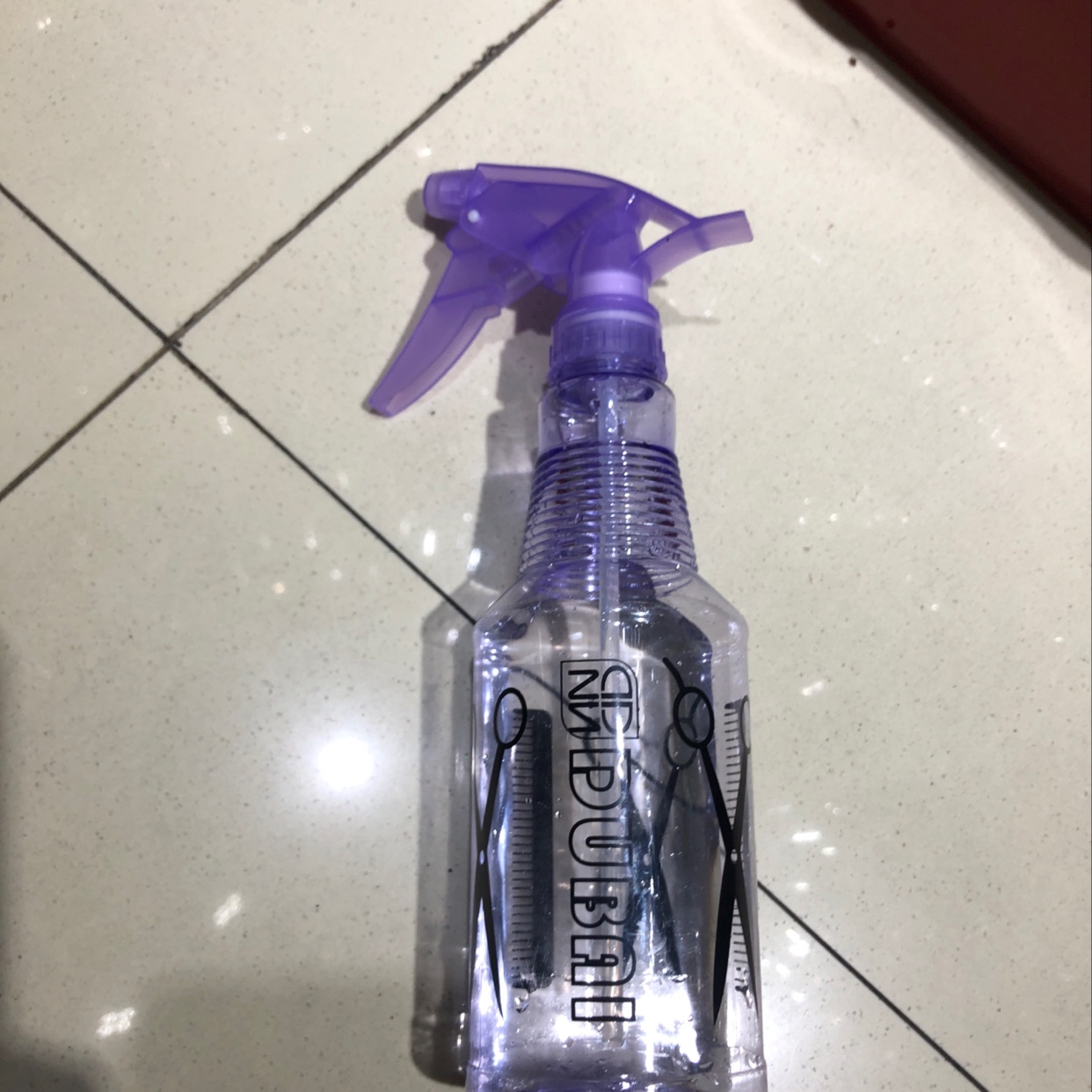 Multi-functional hair watering can appearance