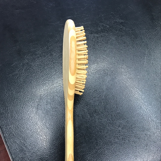 Direct sales of bamboo massage combs, airbag combs and bamboo hair care combs from the manufacturer, best-selling products Application Scenario
