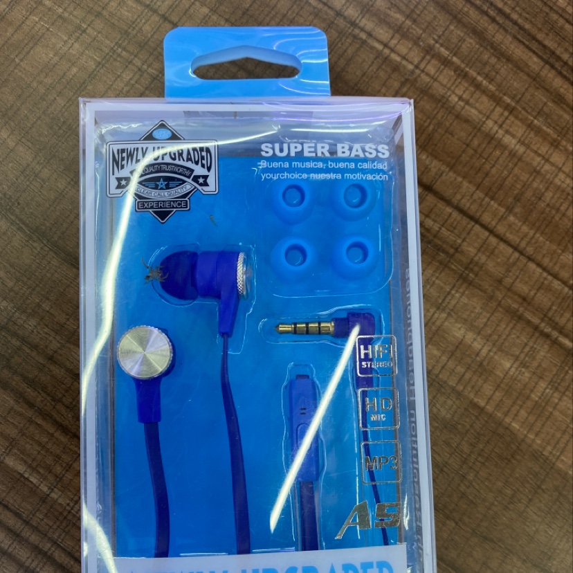 A5 flat wire headphones with microphone Application Scenario