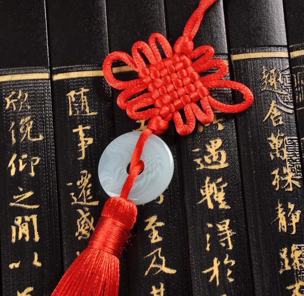 平安扣中国结玉片中国结5号6盘结流苏挂件产品图
