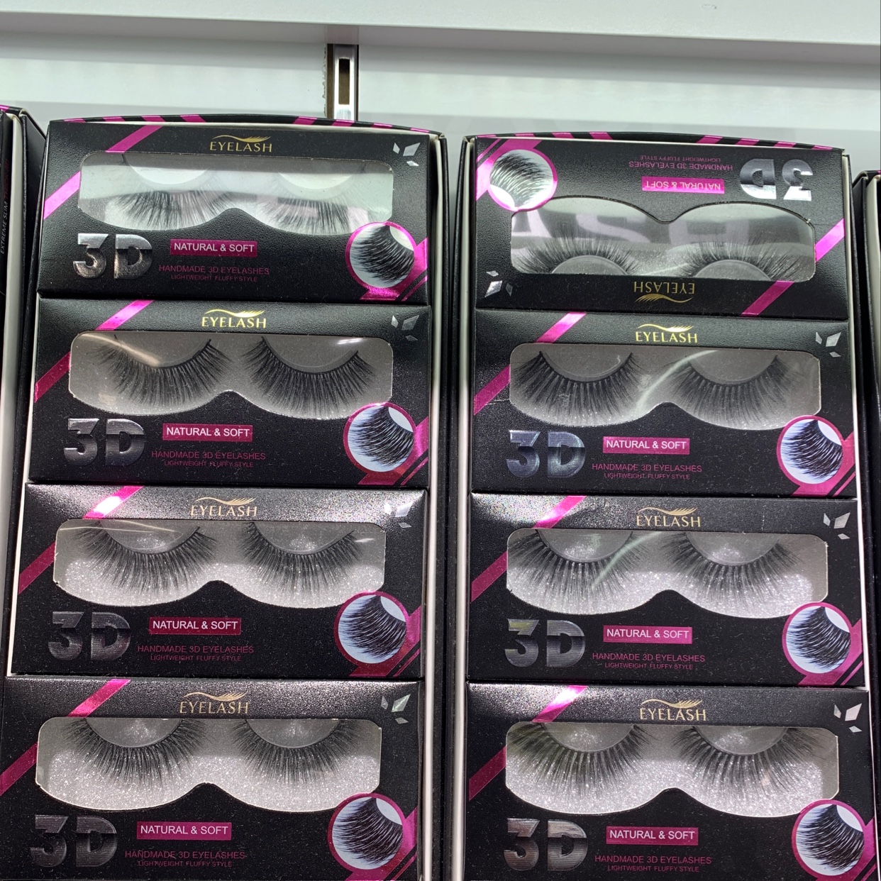 Comparison of different types of 3D false eyelash styles
