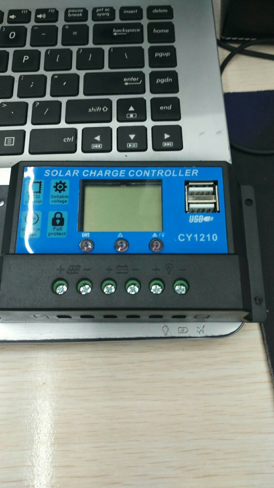Solar charge controller细节图